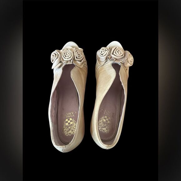 Vince Camuto Heels with Floral Detail - Picture 5 of 5